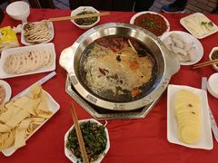 -山城年华老火锅(玉林店)