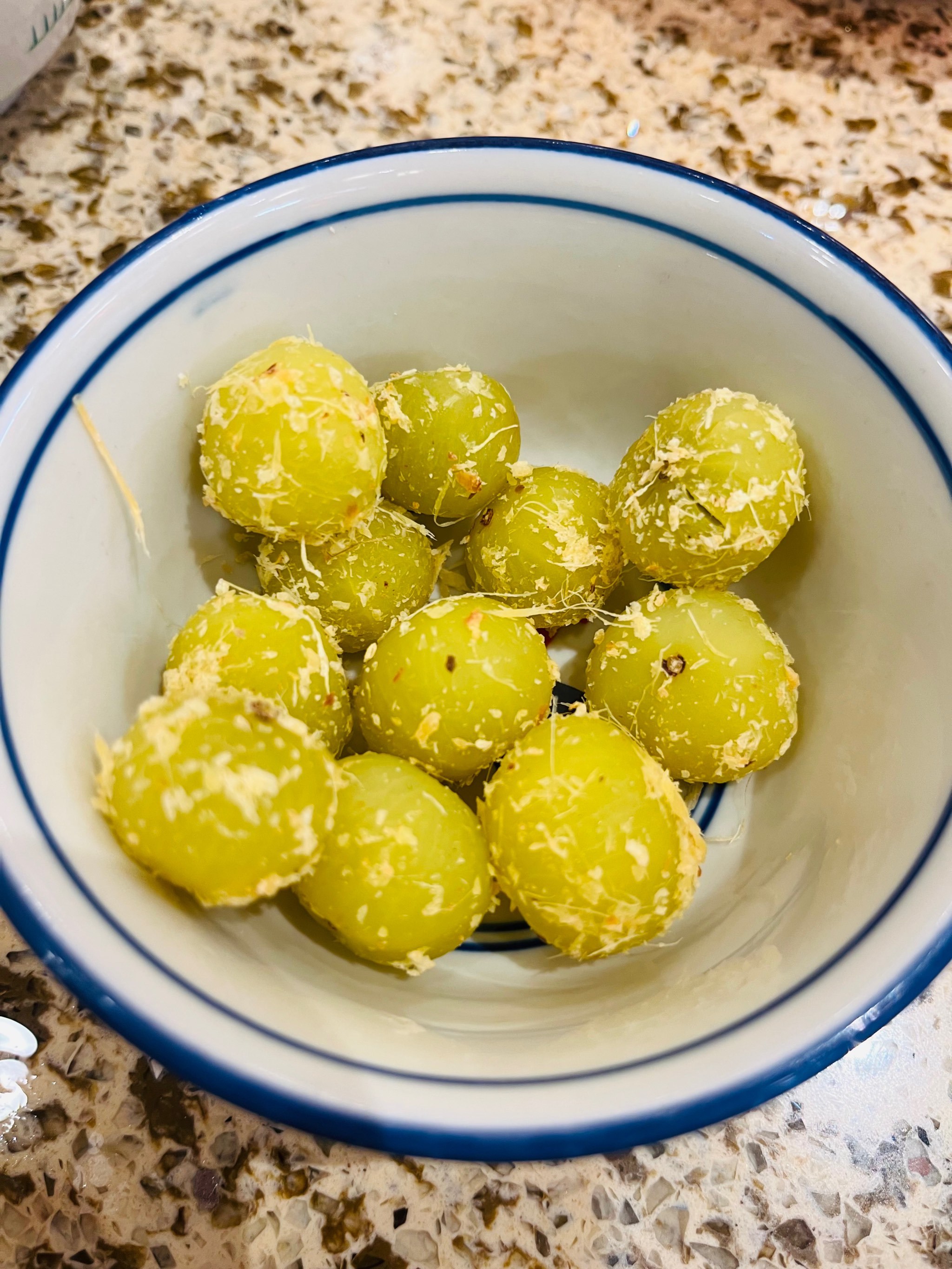 小零食甘草油甘,先酸后甜