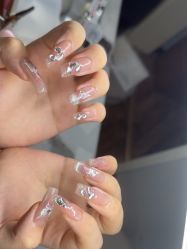 -小黑瓶美甲美睫