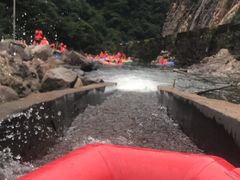 -安吉龙王山峡谷漂流