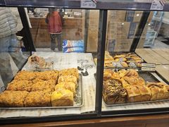 -光明牛奶棚(南泉店)