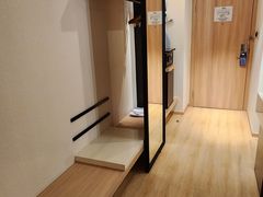 -上海浦东中心万枫酒店