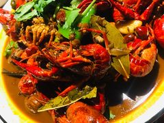 -虾弄弄海派小龙虾·牛羊蝎子火锅