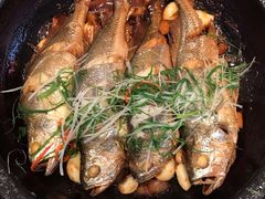 八分钟砂锅焗黄鱼-有喜胶东小馆(太申祥和店)