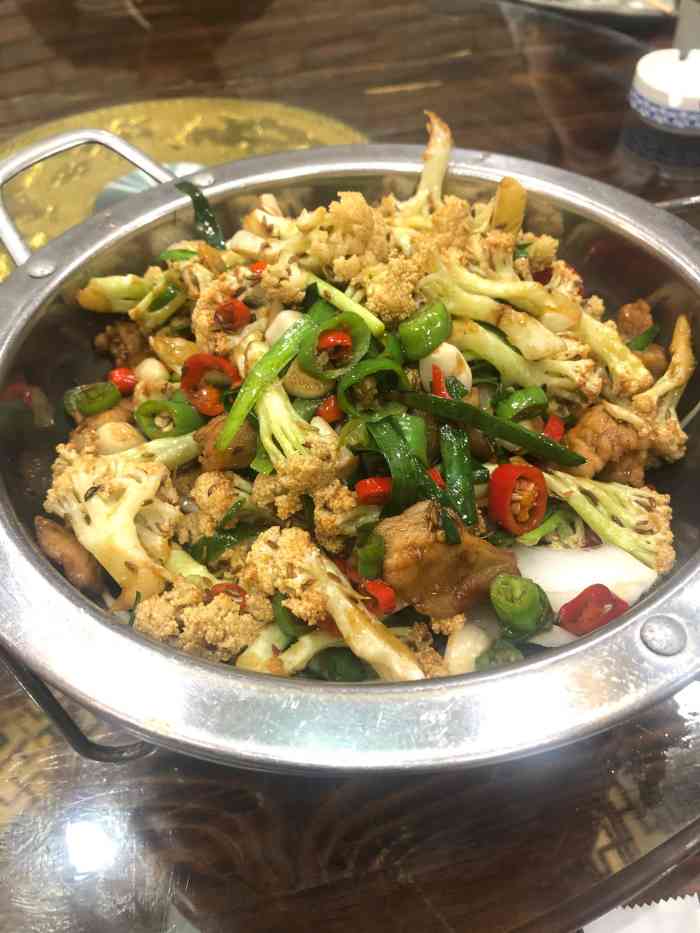 四间房私房菜(高新大道店)-"服务态度特别不好,上菜太慢,服务员傲慢无