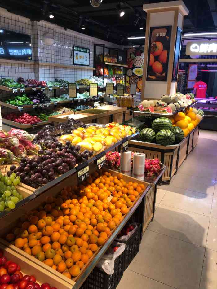 最近家门口开了好几家本来鲜这家本来鲜在广开四马路与天宝路交口的