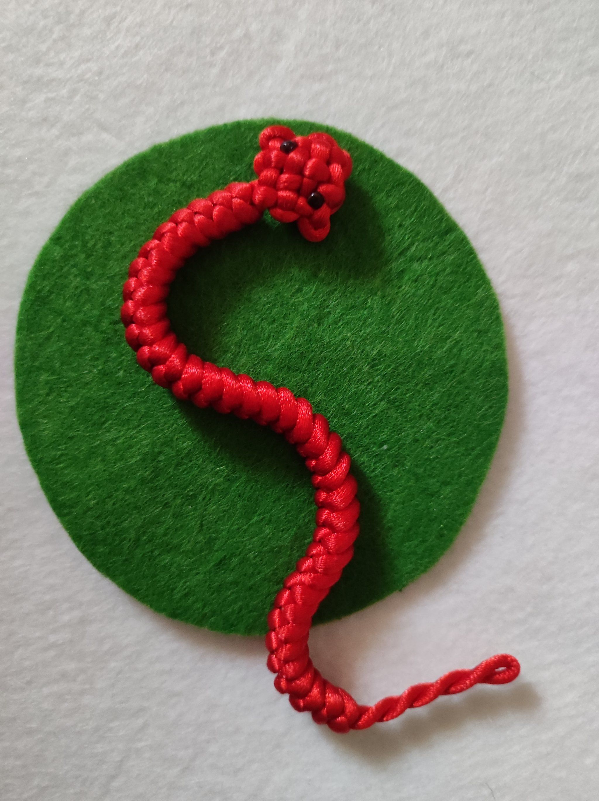 小蛇手链编好了