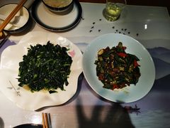 秋葵炒牛肉-松沪名灶·豆浆鱼头·新上海菜(飞航吾悦广场店)