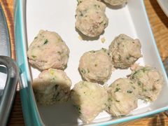 香菜猪肉丸子-青瓷火锅料理(西单大悦城店)