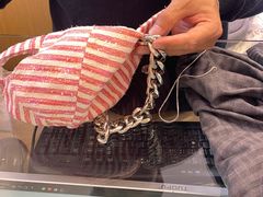 -易改衣·专业衣物奢护中心(凯德Luone店)