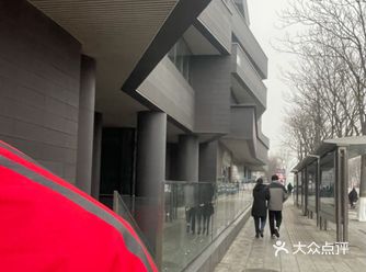 今日份因为有雨调整了行程为美食之旅，计划去著名的南锣