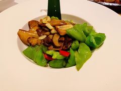 -彩云天云南餐厅