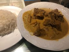 咖喱牛腩饭-翠华餐厅