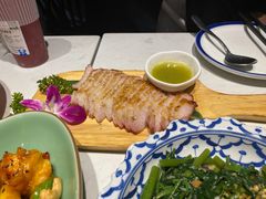 香烤猪颈肉配秘制蘸料-正泰餐厅AmazingThai(新奥购物中心店)