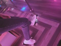 -奔马滚轴溜冰场