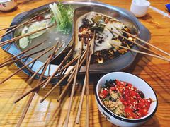 -何氏串串香火锅(翠亨店)