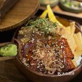 今天和闺蜜约好来沐一食堂。以定食和寿喜烧为主