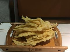 炸腐竹-牛人日志·鲜牛肉骨汤火锅(万科里瑧店)