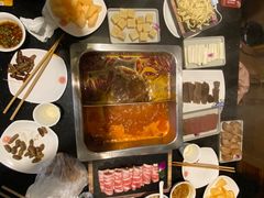 -百年川椒重庆老火锅(光谷店)