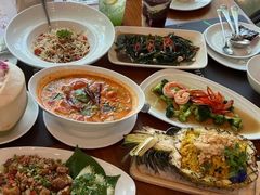 -Chom Cafe and Restaurant