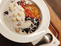 娟姗奶大满贯-RUXU入续鸳鸯糖水铺(万菱汇店)