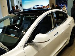 -TESLA 特斯拉(上海太古汇体验店)