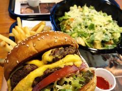 -The Habit Burger Grill 哈比特汉堡(复兴soho店)