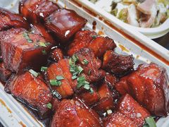 招牌红烧肉-松沪名灶·豆浆鱼头·新上海菜(飞航吾悦广场店)