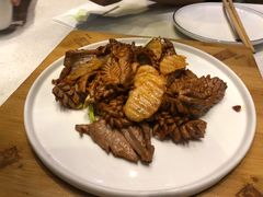 爆炒腰花-闫府私房菜·百年鲁菜(恒隆店)