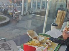 -麦当劳(虹梅路地铁站店)