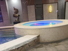 -碧中海汤泉汗蒸酒店