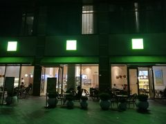 门面-奈雪的茶(南山大冲一期店)