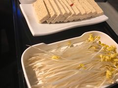 不一样的井水豆芽-锅说大脸毛肚重庆老火锅(佐阾店)
