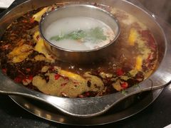 -小天鹅火锅·一线江景洪鼎旗舰店(洪崖洞店)