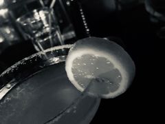 -顽啤熊·酒客酒馆(苏城夜景必选店)