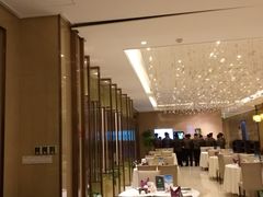 大堂-威珀斯酒店·珀萃美食餐厅 | 海鲜刺身·现烤生蚝·特色烤肉