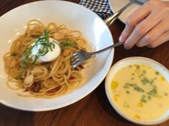 -ROAST coffee & eatery