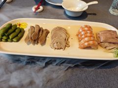 -HOMES上海本帮菜(襄阳公园店)