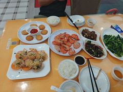 -鹏城人家海鲜酒家·23年老字号(较场尾店)