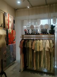 -一揽芳华汉服旗袍体验馆(拙政园店)