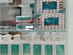 -福奈特洗衣洗鞋(宝山一二八纪念路店)