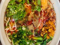 -爆炸头阿姨小四川正宗川味小吃(无任何分店)