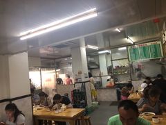 大堂-牛味十足传统美食(凤凰西街店)