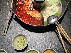 -三出山火锅(南京万象天地店)