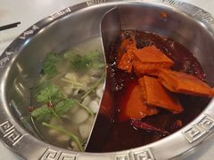 卜卜贝鸳鸯锅-憨铁匠老火锅(龙岗万科里店)