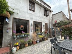 -小草屋轰趴馆别墅派对新场团建家庭聚会