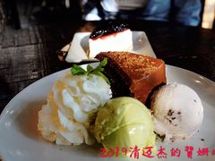 -莓园冰淇淋店