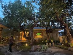 -Chom Cafe and Restaurant