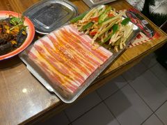 -三肥两瘦烤肉(鹿城店)