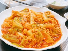 炒年糕拉面-黑山岛餐厅